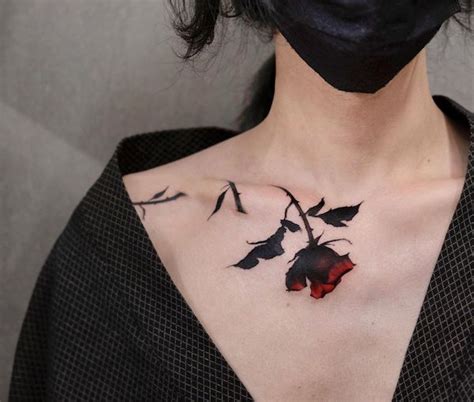 attractive female unique collar bone tattoos|80 Most Beautiful Collarbone Tattoos for Women:。